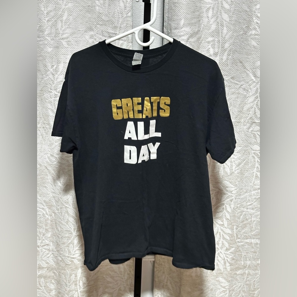 Men’s shirt size large